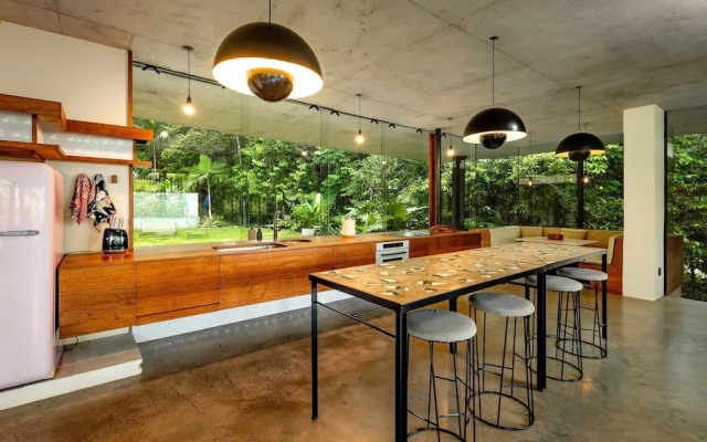 The Planchonella House - Eco Stay de Luxe