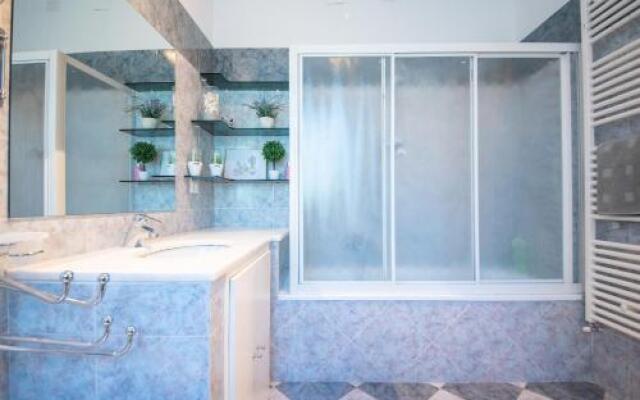 Bright Perugia Apartment