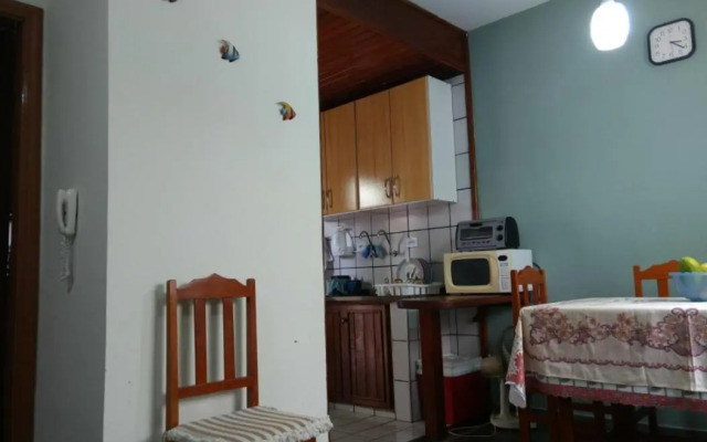 Casa em condomínio a 150 m da praia