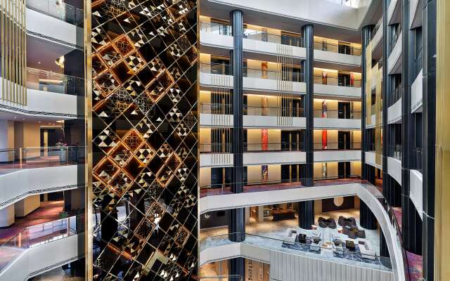 AlRayyan Hotel Doha, Curio Collection by Hilton