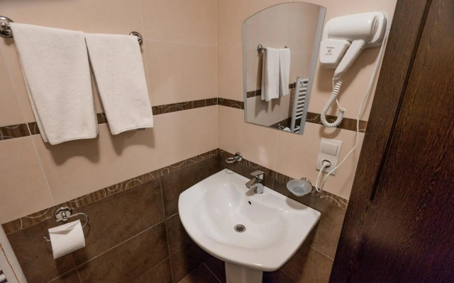 Good Aura Hotel