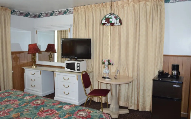 Great Lakes Motel