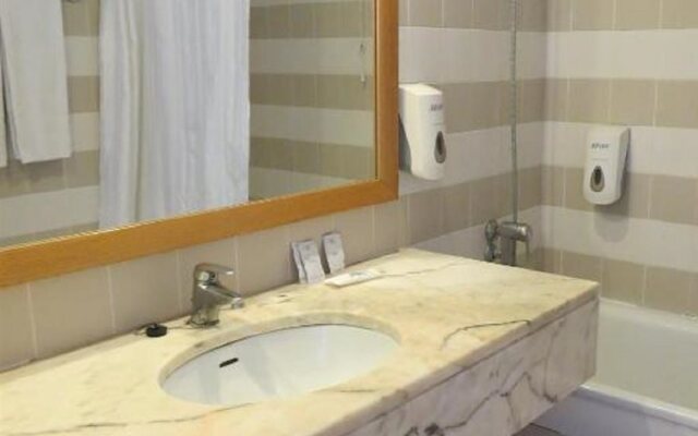 Alfamar Beach & Sport Resort