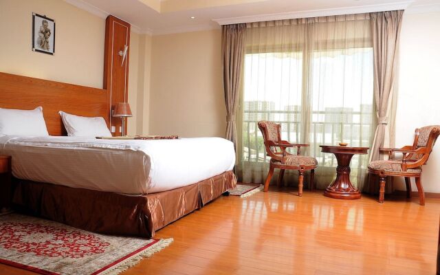 Emmad Apartment Hotel