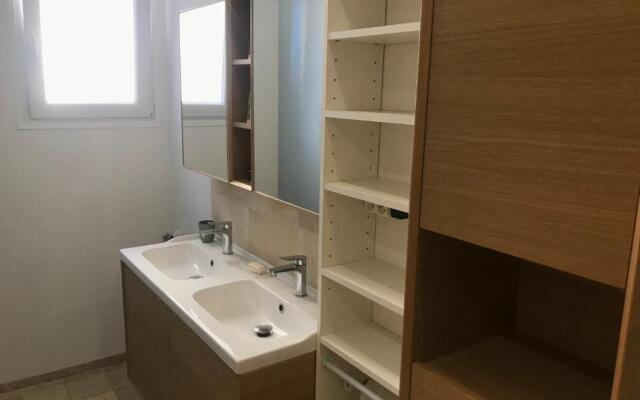 Très bel appartement T3 proche place Castellane avec vue et 2 chambres