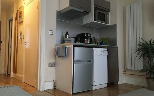 Little Western Spa Brighton Beach Apartment