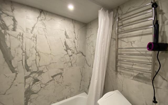 Apartments on Akademika Kargina 38k6