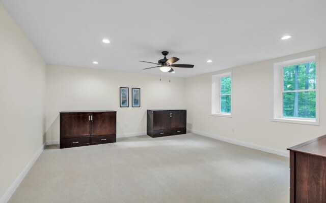 Woodhaven: Your Serene Countryside Escape 5 Bedroom Farmhouse by RedAwning
