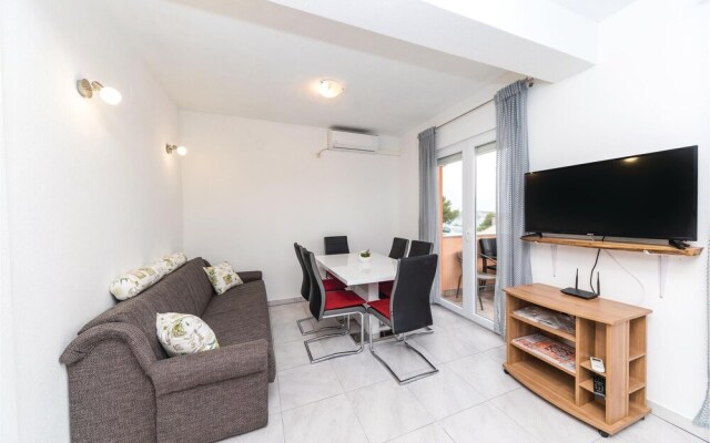 Awesome Apartment in Sevid With 2 Bedrooms and Wifi