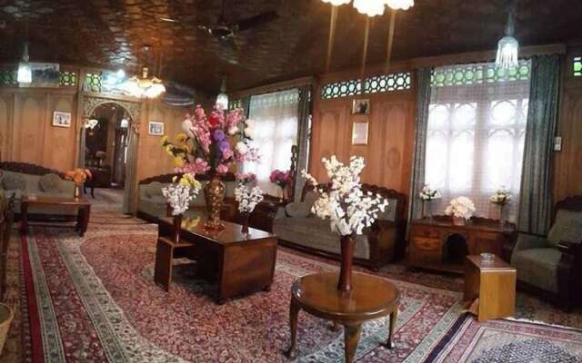 Houseboat Prince Of Bombay