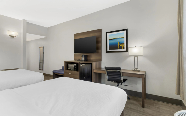 Best Western Plus First Coast Inn & Suites