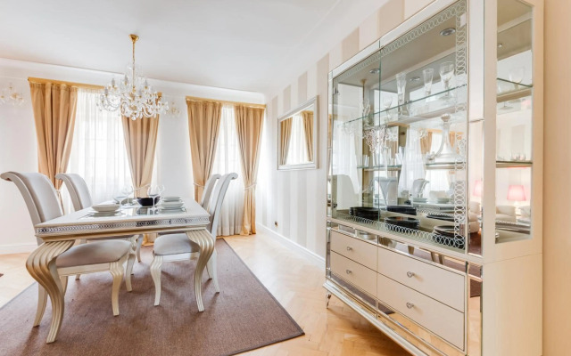 Charles Bridge Royal Apartment - Castle District