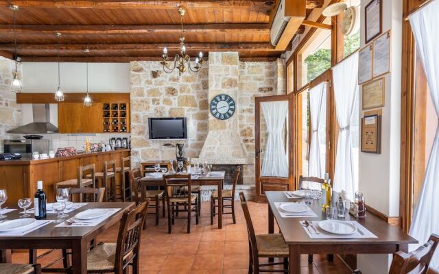 Petronikolis Traditional House