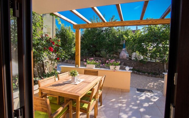 Beautiful Home in Sveti Vid With Wifi and 2 Bedrooms