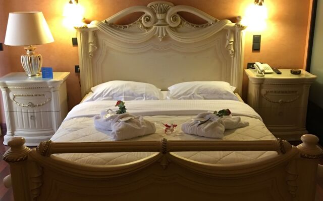 Anastazia Luxury Suites & Rooms