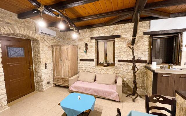 House of Stone Vliho - 2.5km from Nidri