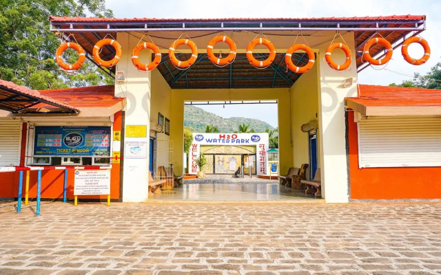 Fabhotel Lotus Resort