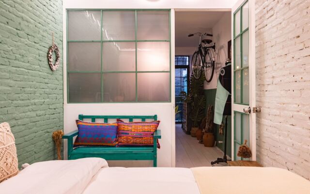 Shanghai Art Inn Vermeer