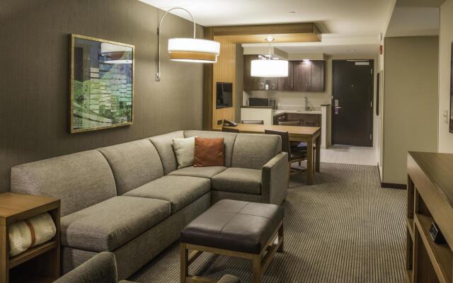 Hyatt Place Cleveland / Westlake / Crocker Park