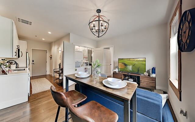 610ux311 1 Bedroom Condo