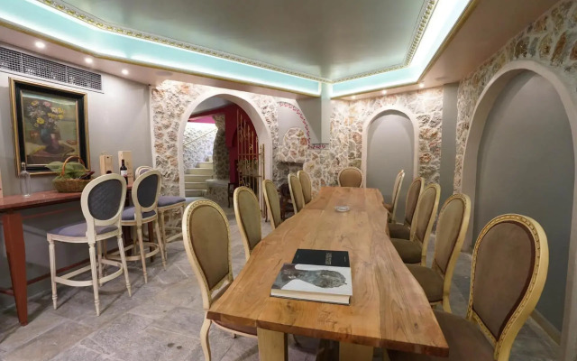 Acropolian Spirit Boutique Hotel