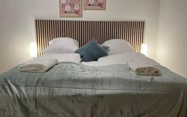 Lovely 3BR Apt With Balcony Rennweg