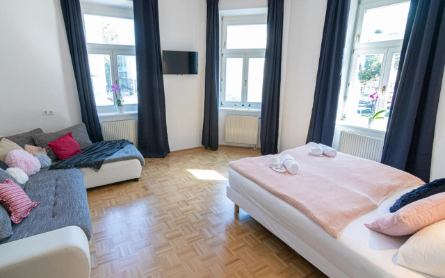 Yeshello Elegant Apartment near Central Vienna