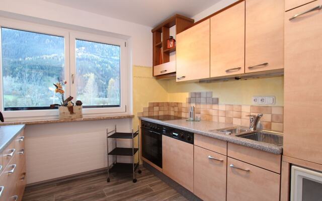 Quaint Apartment near Forest in Neukirchen am Großvenediger