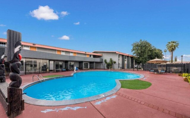 Rodeway Inn Fresno near Yosemite