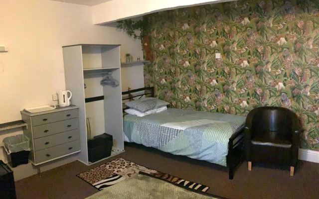 Hornby Villa 4*B&B Couples & Families Only