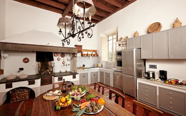 Villa Colline - Seven Bedroom Villa
