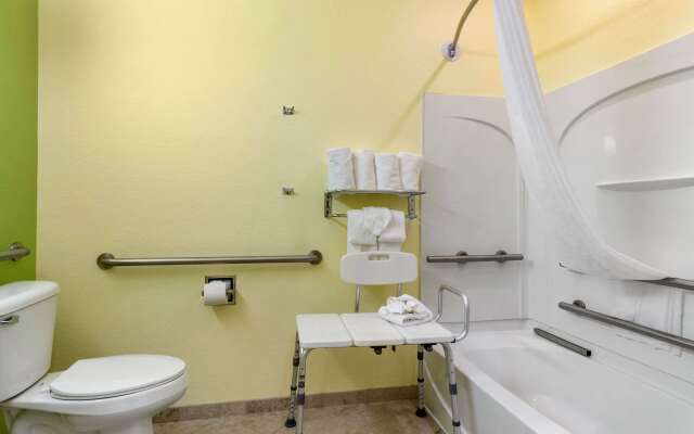 Quality Inn & Suites Lehigh Acres Fort Myers
