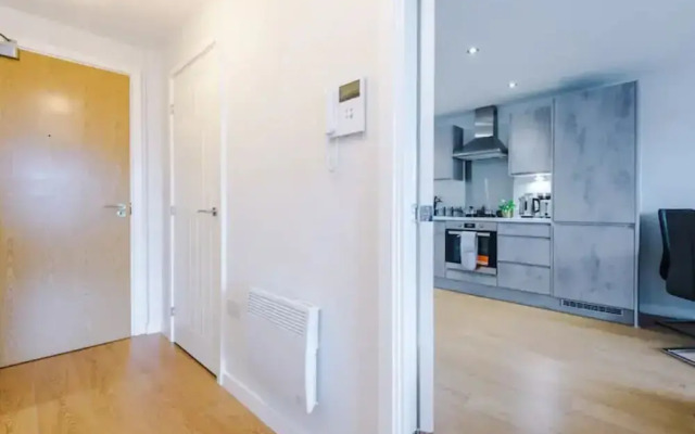 ✰Spacious & Modern 2 Bed Apt, 5 Mins from Leeds!