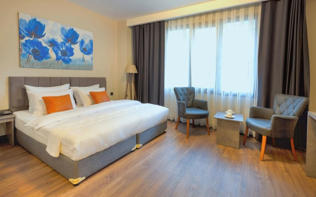 Grand Royal Hotel