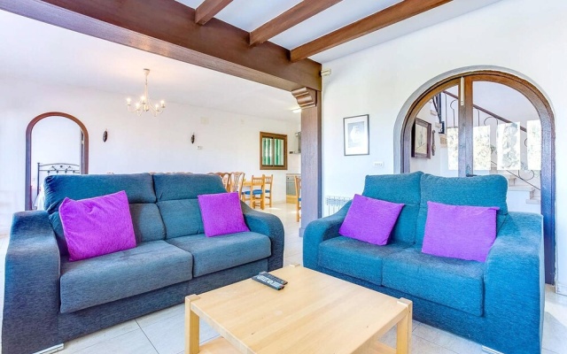 Villa With 5 Bedrooms in Portocolom, With Wonderful City View, Private Pool, Enclosed Garden Near the Beach