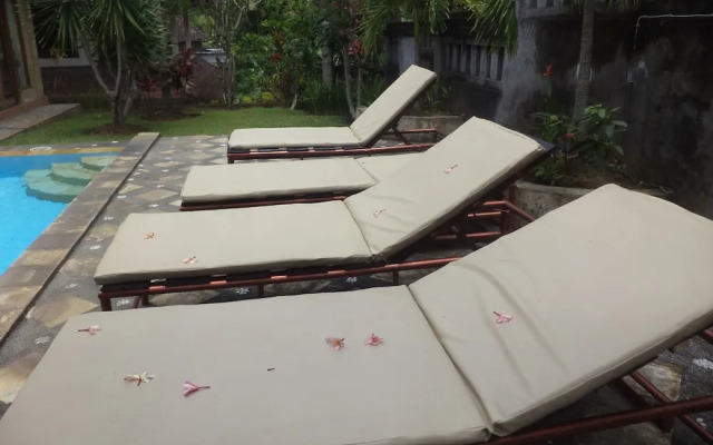 Merthayasa Bungalows