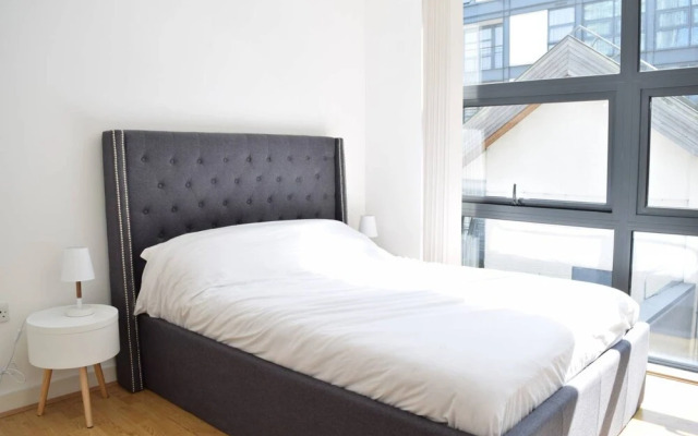 Modern 1 Bedroom Flat in Canary Wharf