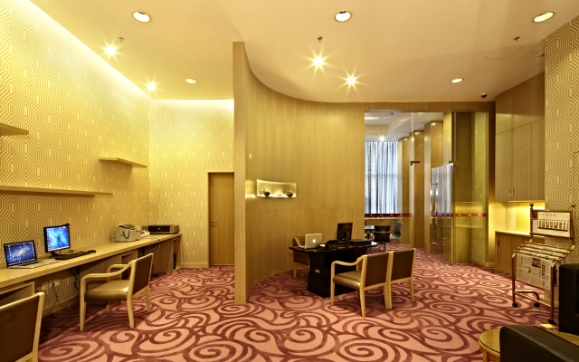 Guangzhou Pearl River International Hotel （Yijing Lu Metro Station）