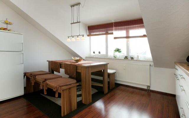 Sunny Terrace Apartment