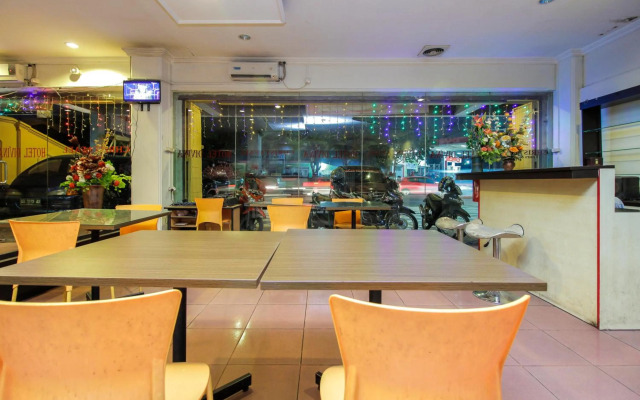 RedDoorz near Bethesda Manado