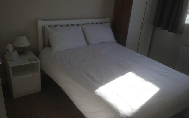 The Beeches - Serviced Duplex Apartment