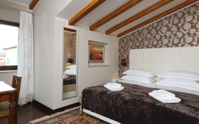 Vela Vrata Hotel