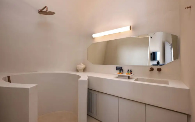 Calissa Suites by Ananda