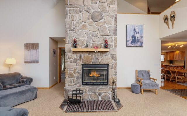 Moon Tower 4 Bedroom House