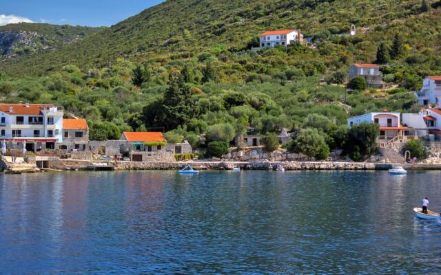 Apartment Cico Hvar/Pokrivenik 31926