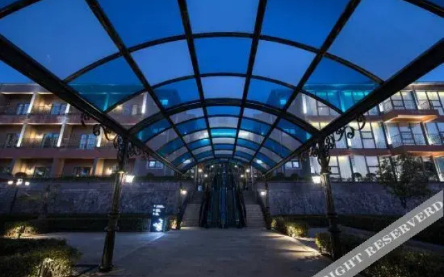 Orange Hotel (Zhenjiang Xijindu Scenic Area)