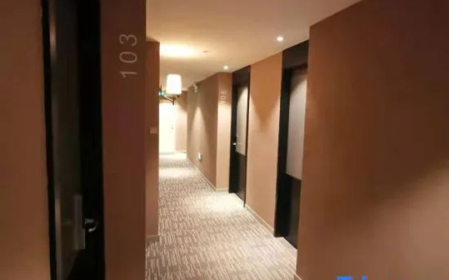 Yiju Collection Hotel (Mohe Beijixing Square)