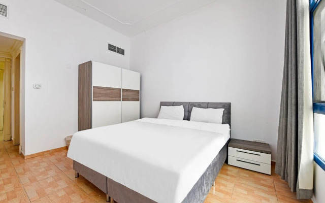 OYO 121 Ramiya Plaza