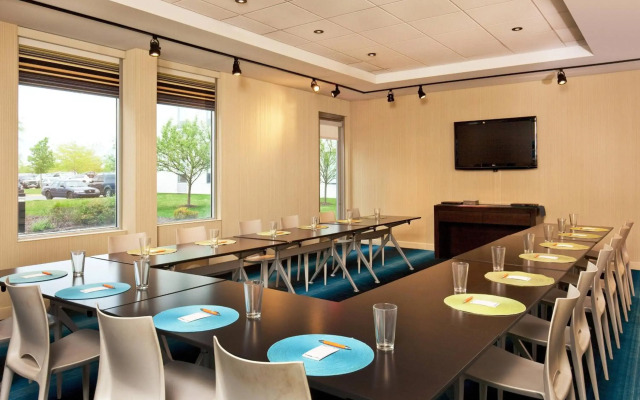 Aloft Bolingbrook