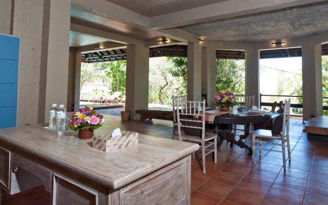 Hidden Hills Villas